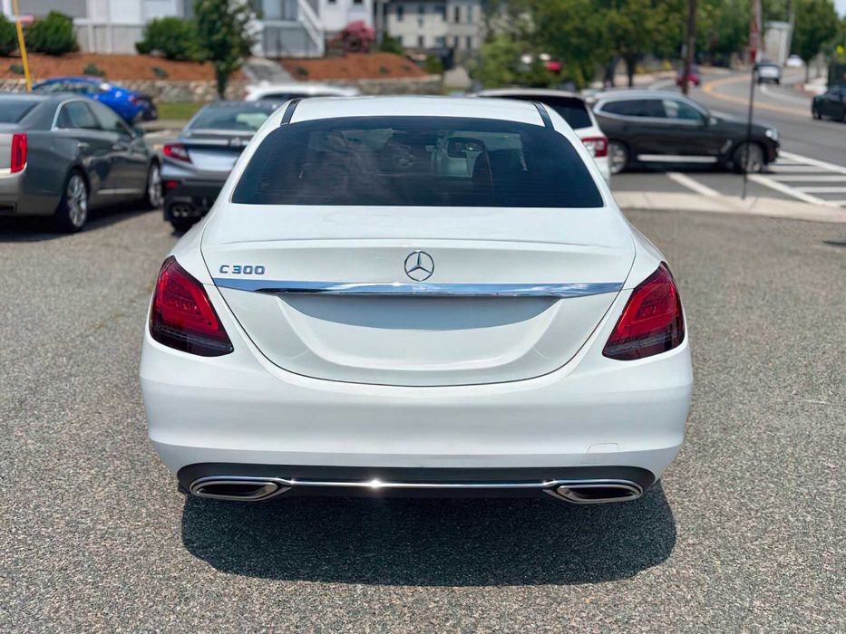 Mercedes-Benz C 300      2020