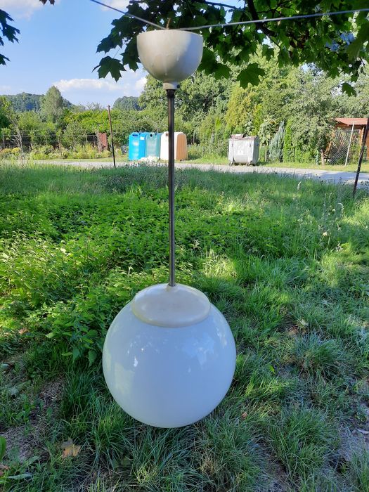 Retro lampa kula mleczne szklo lata 60 te