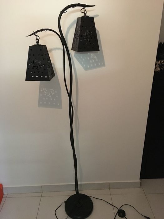 Candeeiro preto com base424980787810150402