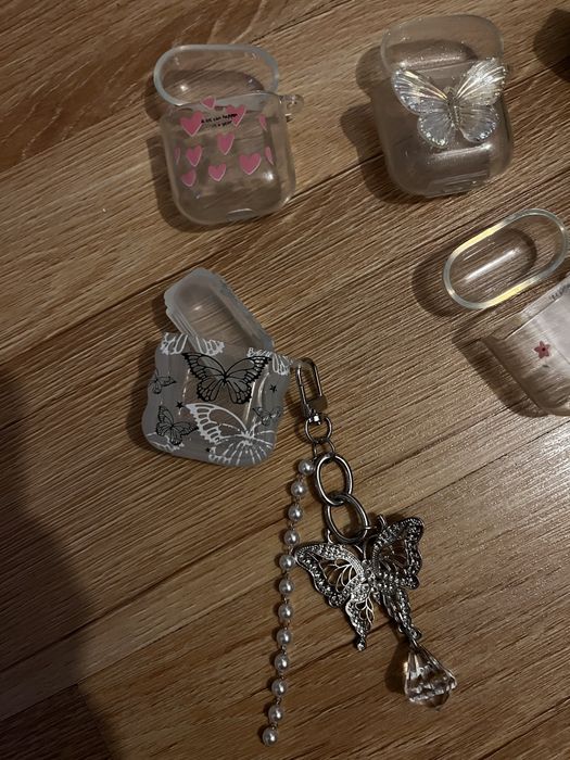 Etui  na airpodsy 2