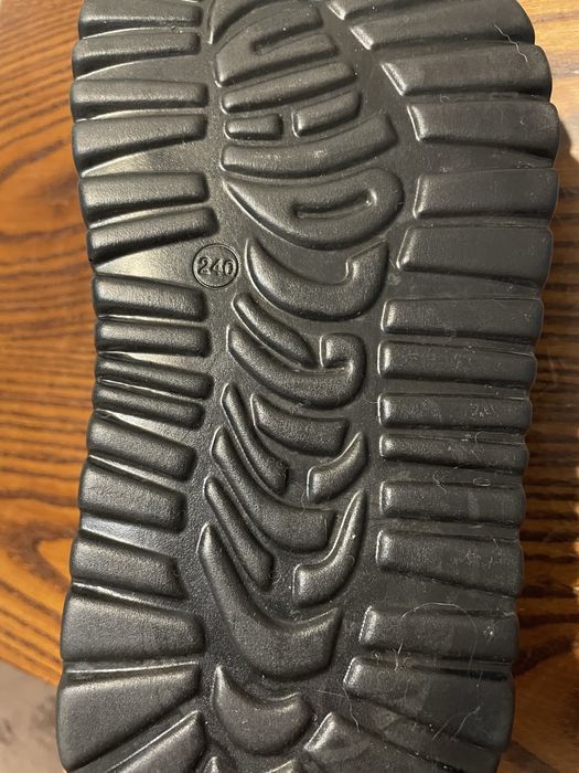 Женские шлепанцы