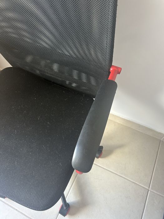 Cadeira gaming giratoria