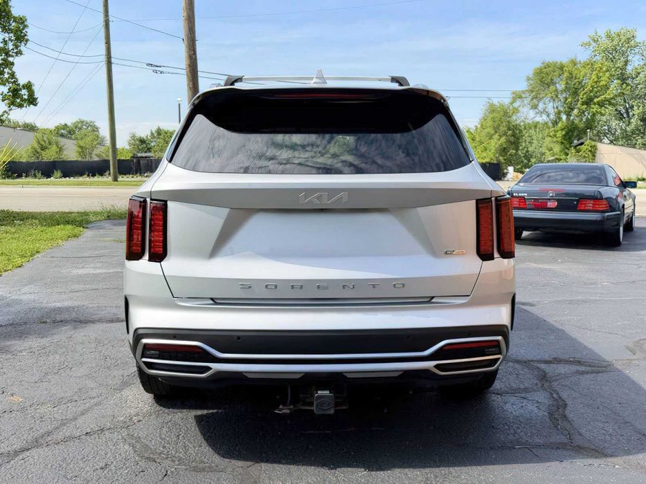 Kia Sorento Hybrid EX      2022