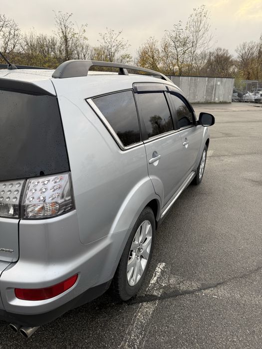 Mitsubishi Outlander Xl