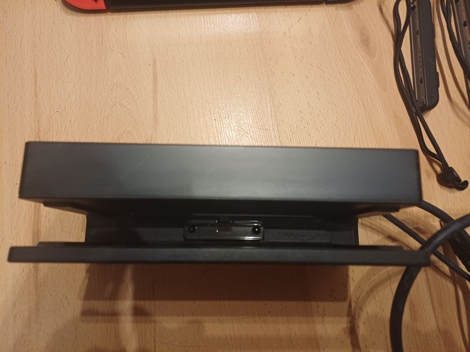 Konsola nintendo switch z pudełkiem + 3 gry