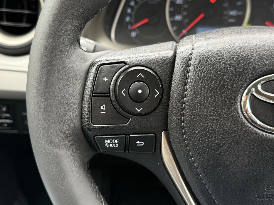 Toyota Rav 4 2013 год 2.5л 4WD Автомат