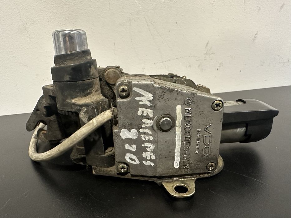 fecho da mala mercedes Benz C220