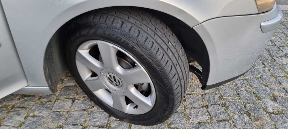 Volkswagen Golf V 1.9 TDI 2004 – Motor Renovado + Rádio Android