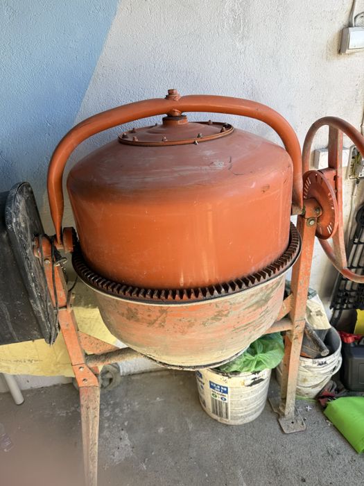 Betoniarka na 180L  w dobrym stanie