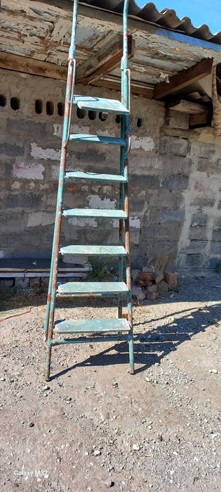 стремянка строительная  добротная