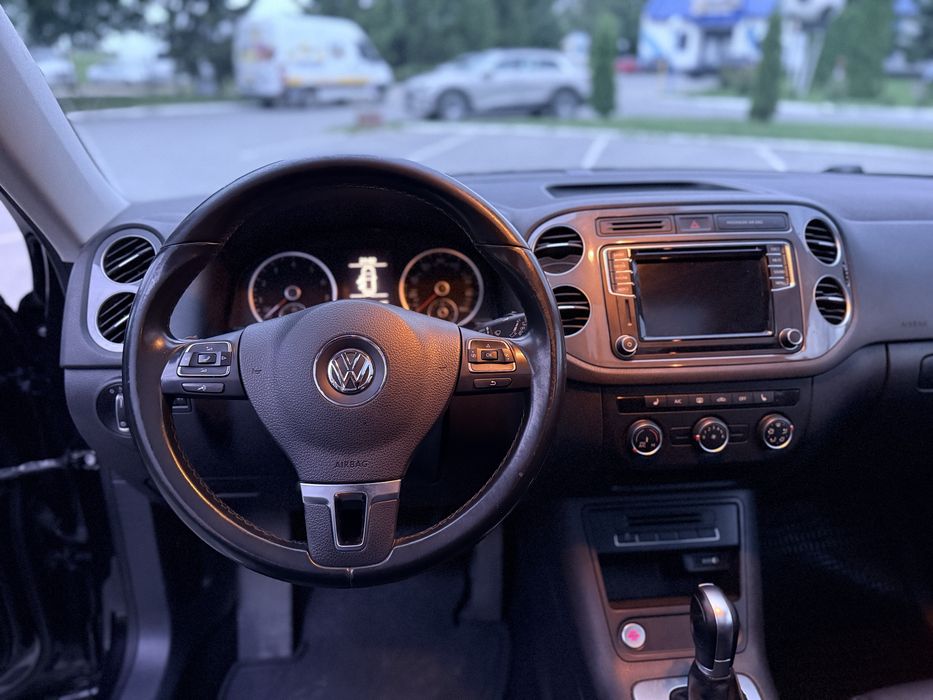 Volkswagen Tiguan 2016 VIN WVGRV7AX5HK009382 фото оголошення 12 з 15