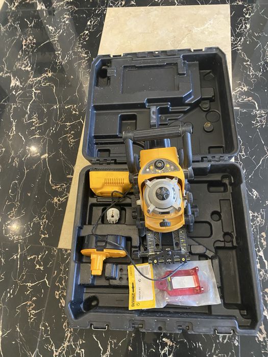 Лазерный уровень ротационный аккумуляторный Dewalt DW073