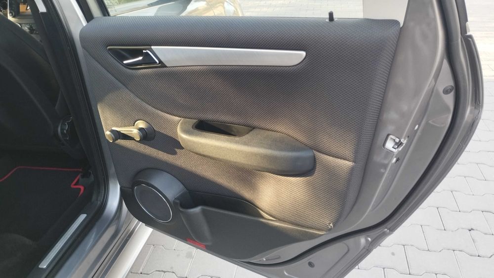 Продам Mercedes Benz B 150. 2009р.в.1.5 газ-бензин.