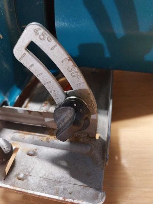 Serra elétrica Black & Decker, DN227.