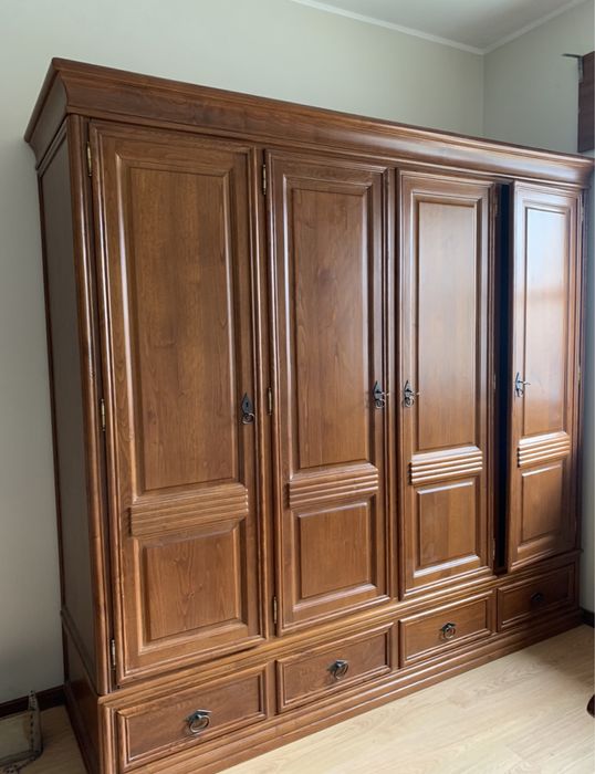 Quarto completo - madeira maciça (inclui cama de casal com colchão)