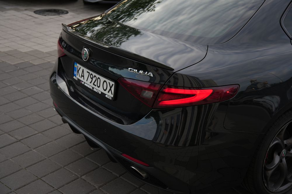 Alfa Romeo Giulia 2017 VIN ZARFAEEN6J7563965 фото оголошення 5 з 24