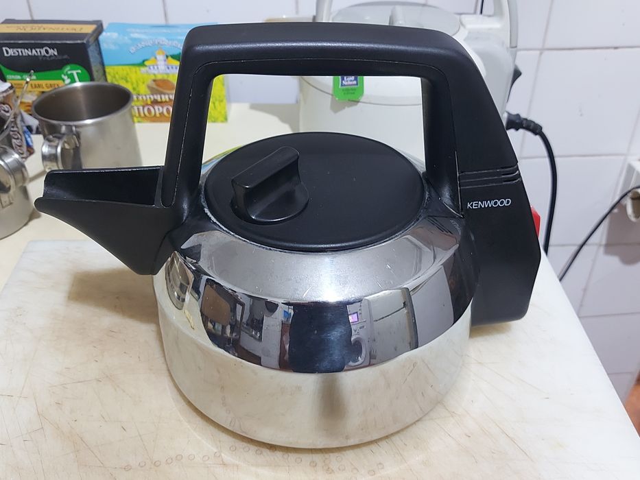 Chaleira elétrica Kenwood (INOX) Inoxidável. . INOX (inoxidável)