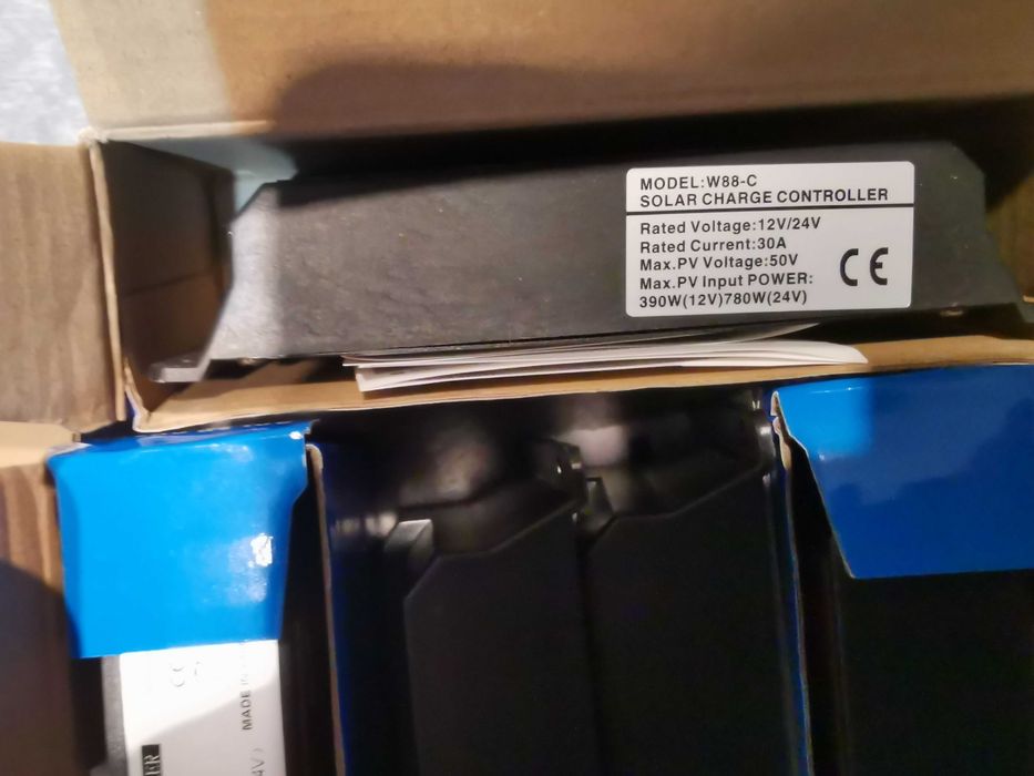 Zestaw solarny do kampera, przyczepy, namiotu i domu letniskowego.