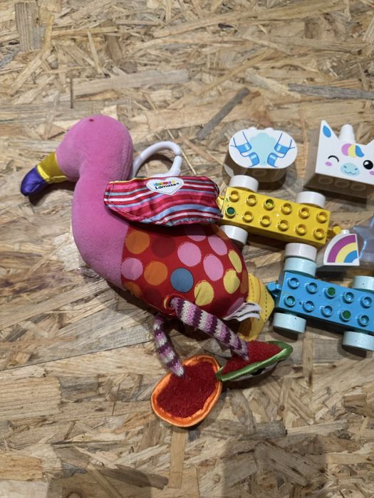 Dwie zabawki: klocki lego duplo + flaming