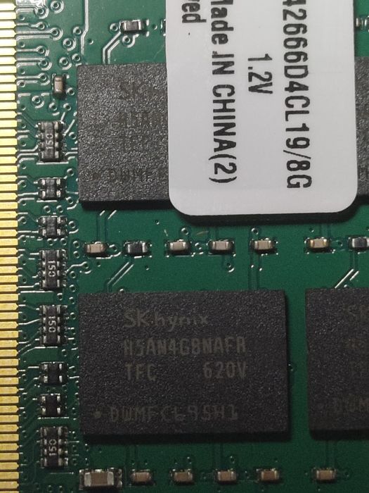 Нова оперативна пам'ять на чипах Hynix 16gb (2×8)  DDR 4
