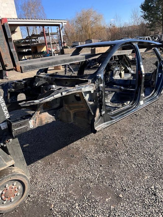 Четверть / поріг / лонжерон / полка крила / щока / Audi A4 B9 Allroad