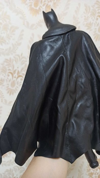 Іграшка фігурка БЕТМЕН 30 СМ в чудовому стані