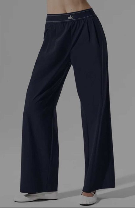 Calças Alo Yoga - Suit Up Trousers