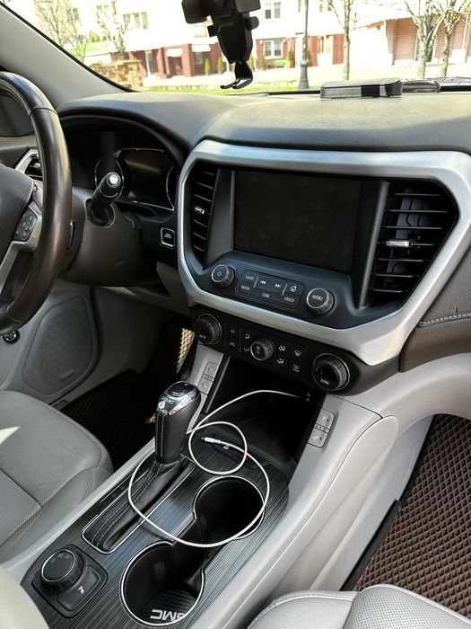 Продаю GMC Acadia 2016 6 місць кросовер