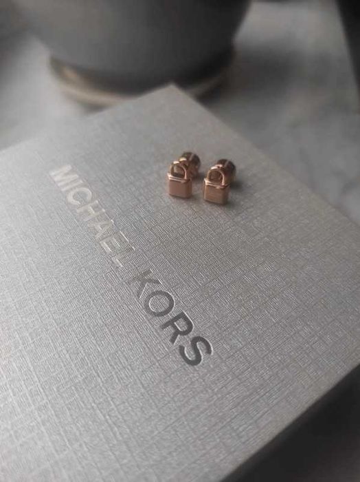 Nowe kolczyki Michael Kors