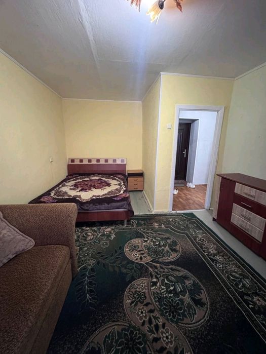 Продаж 1 кімнатної квартири, Г Крут, середина.