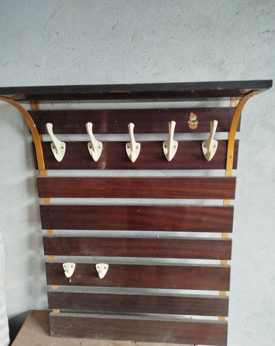 Вешалка для верхней одежды