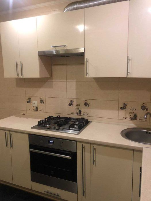 Продається 2 кімн. квартира район Школьний