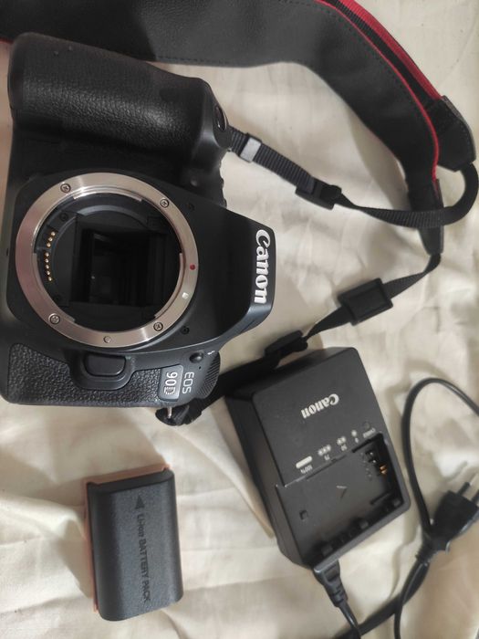Lustrzanka Canon eos 90D