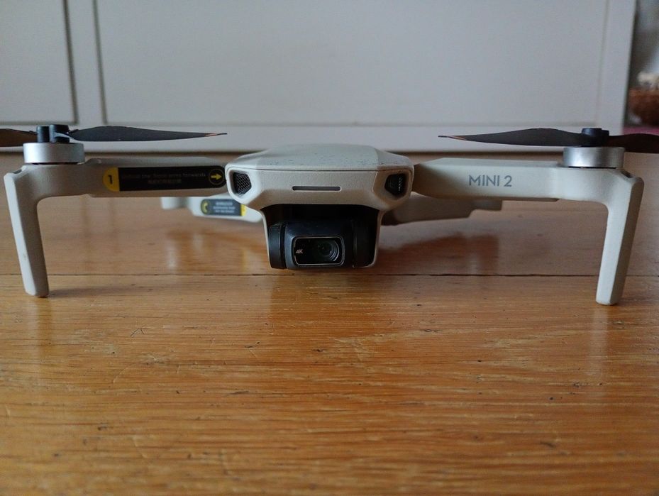 DJI mini 2 dron bez pilota