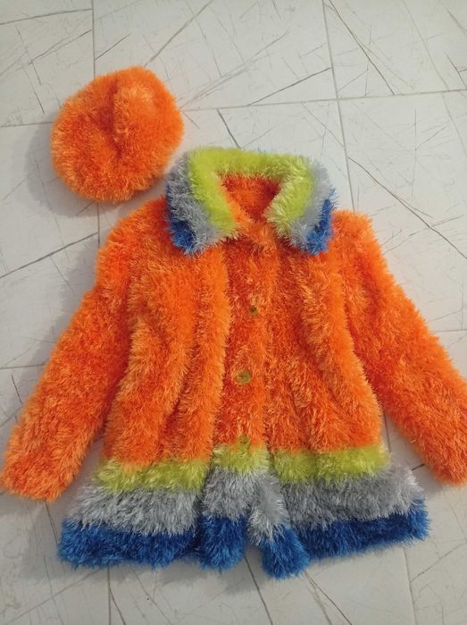 Вязаная новая шубка для девочки