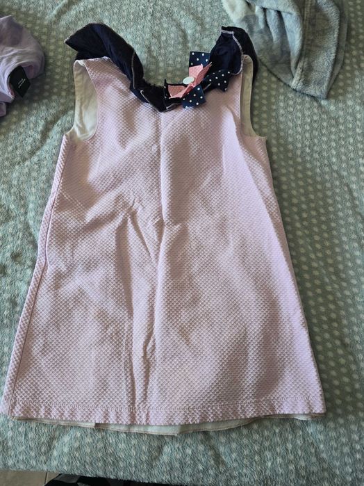 Vestdos como novo de criança de 6 anos