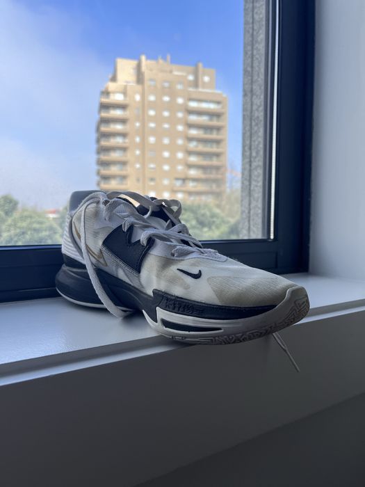 Nike Kyrie Low 5 (Euro 43) - Tamanho