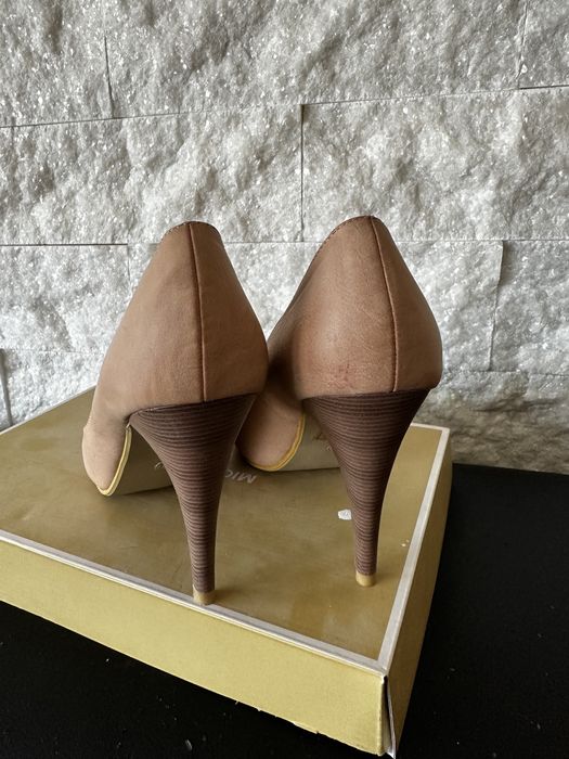 Buty damskie na szpilce r39