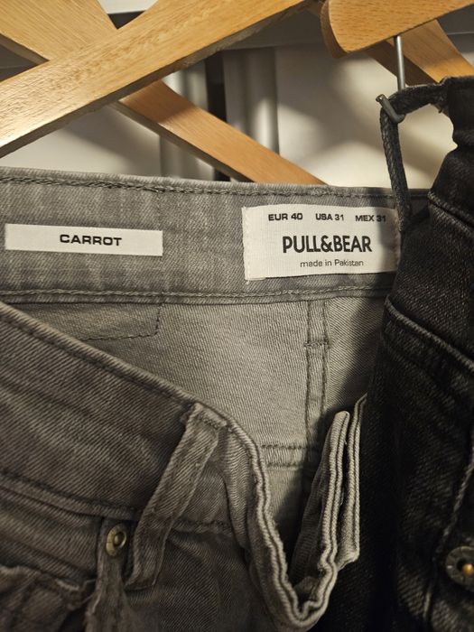 Spodnie męskie firmy ZARA, PULL&BEAR.