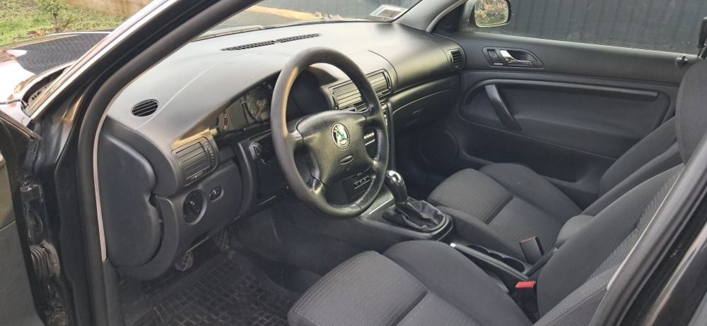 Шкода Супер Б 2004г 1,8 т бензин