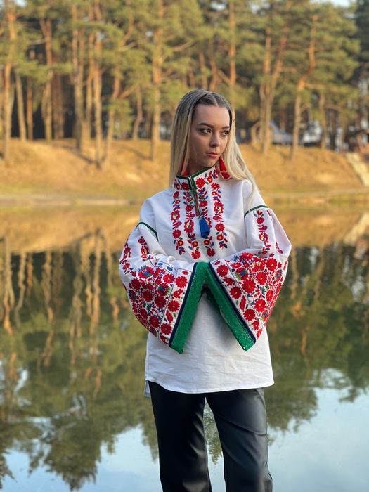 Вишиванка з Яворівським орнаментом