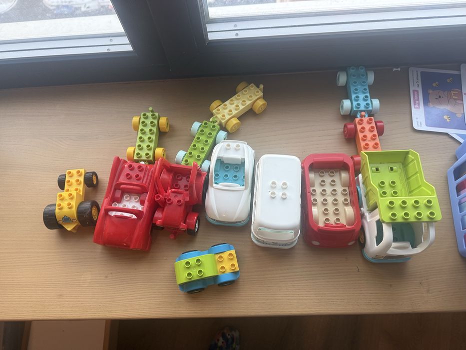 8 машинок lego  duplo+ 6 вагончиків, все разом