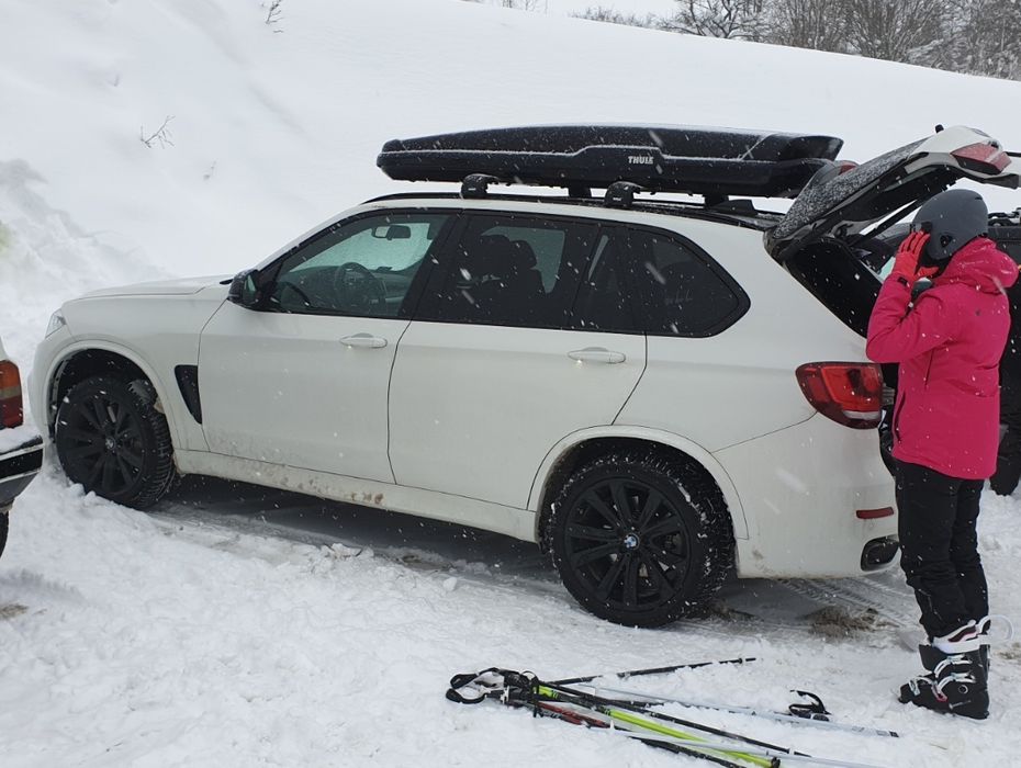Boks dachowy Thule z belkami i zaciskami (kit do Bmw ) Stan bdb .