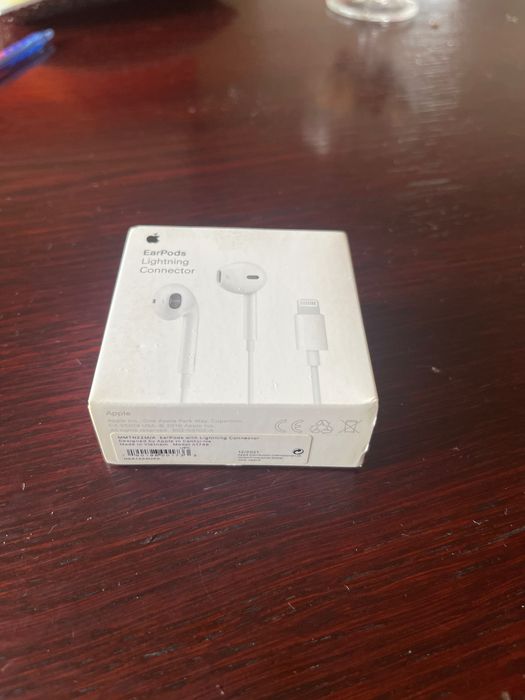Pudełko po słuchawkach EarPods