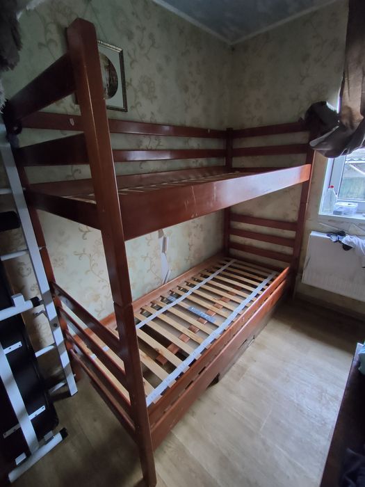 Двухъярусная кровать