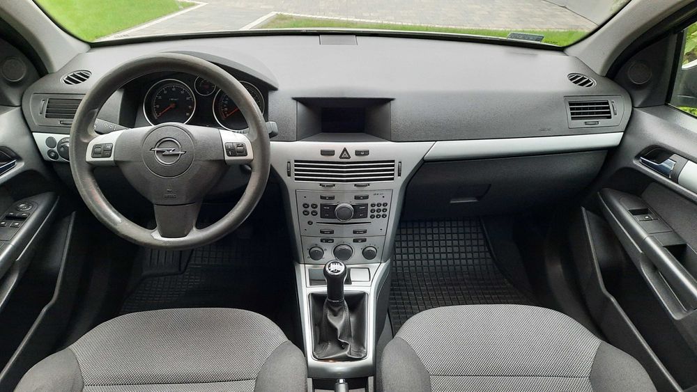samochód Opel Astra III