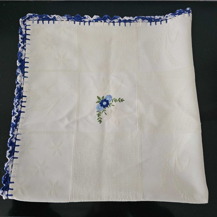 Toalha de Mesa c/ Croché