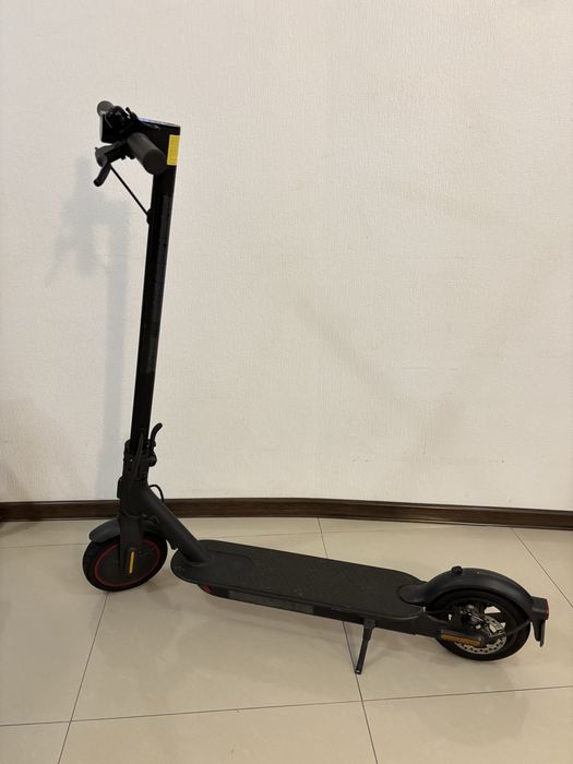 Електросамокат Xiaomi Mi Electric Scooter Pro 2
