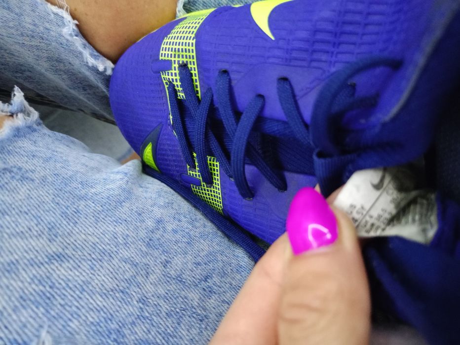 Buty piłkarskie Nike Mercurial Superfly 8 rozmiar 36.5 chłopięce