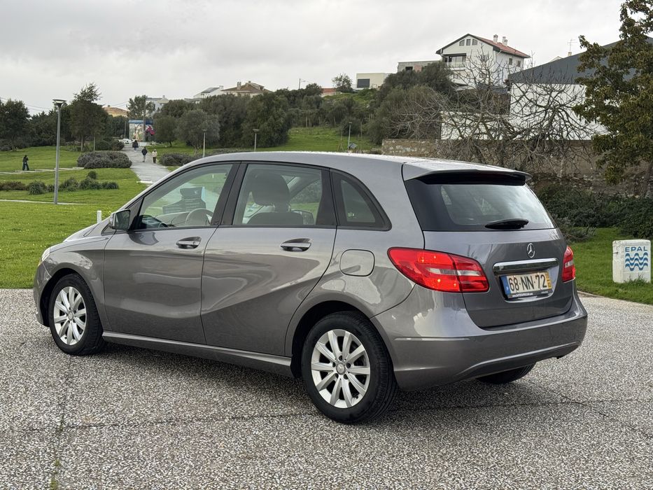 Mercedes-Benz B180d Nacional (MOTOR MERCEDES)